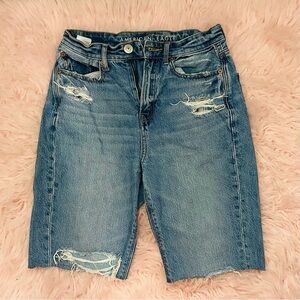 American eagle above knee length rip jean short Size US 4